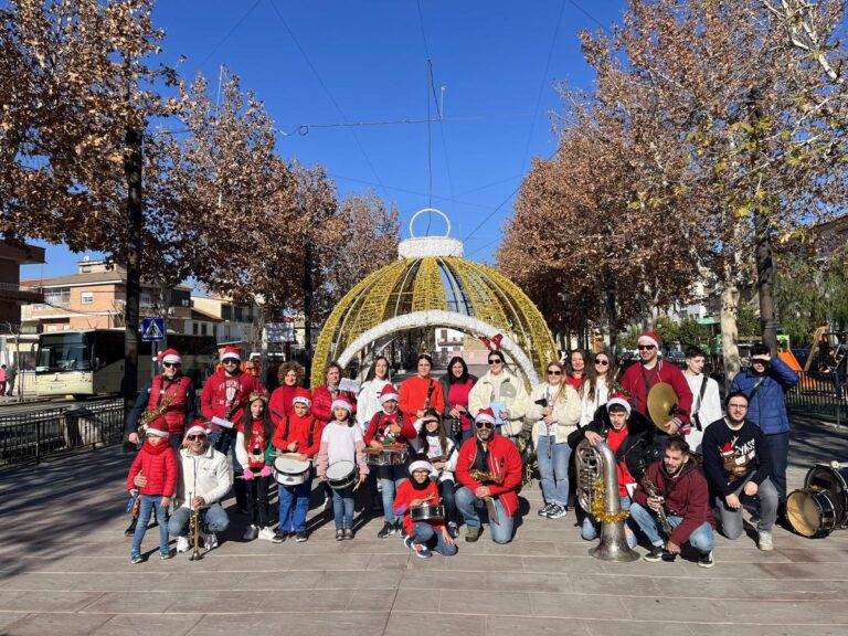 NAVIDAD | PASACALLES NAVIDEÑO DE LA AMC LA VICTORIA-Fuente Vaqueros