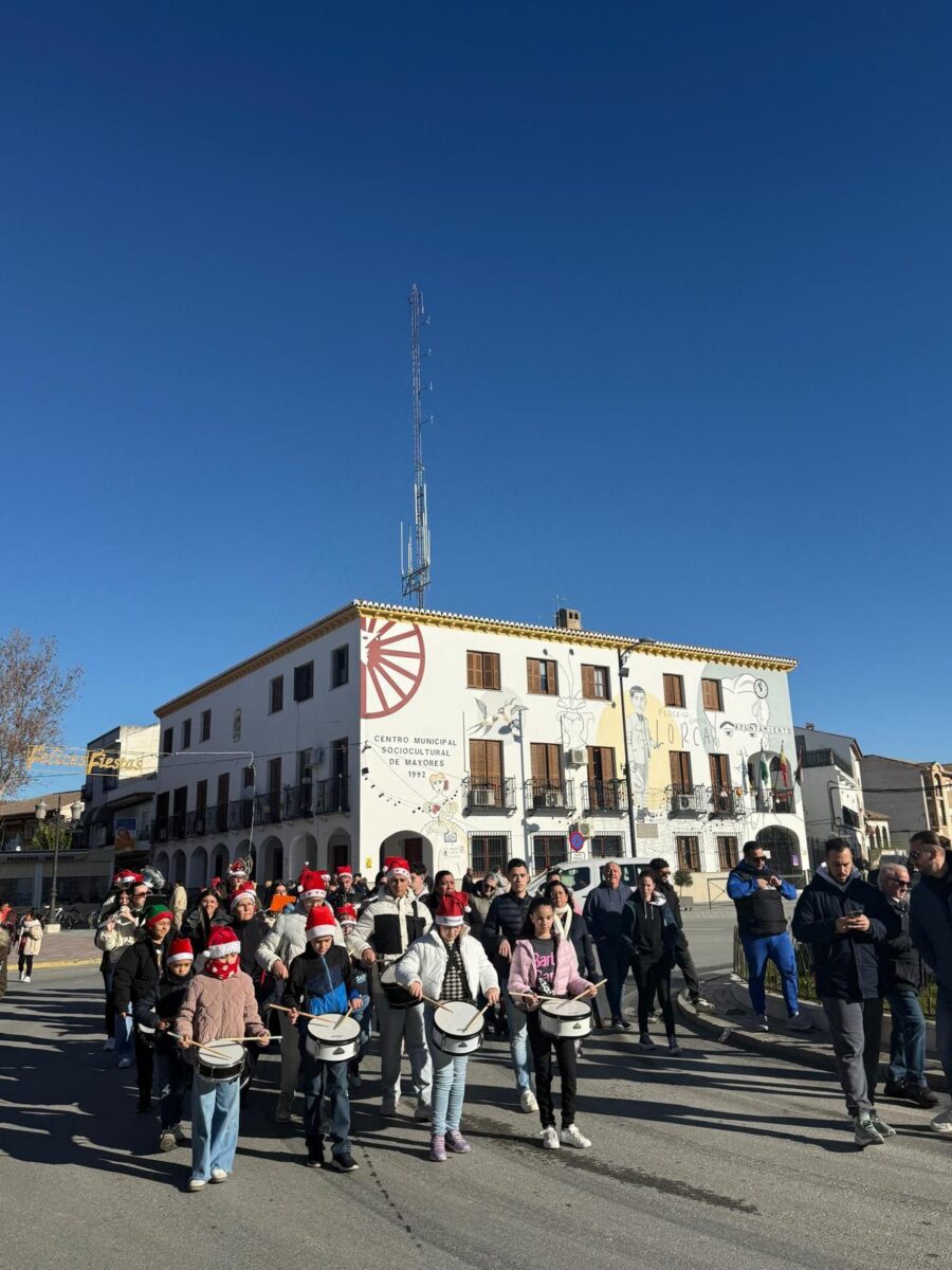 NAVIDAD | PASACALLES NAVIDEÑO A CARGA DE LA AMC LA VICTORIA-Fuente Vaqueros
