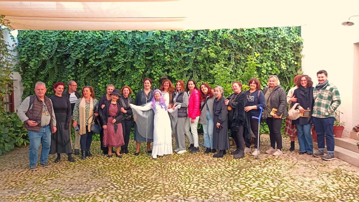 TURISMO | VISITANTES DISFRUTANDO DE LAS VISITAS TEATRALIZADAS A LA CASA MUSEO-Fuente Vaqueros