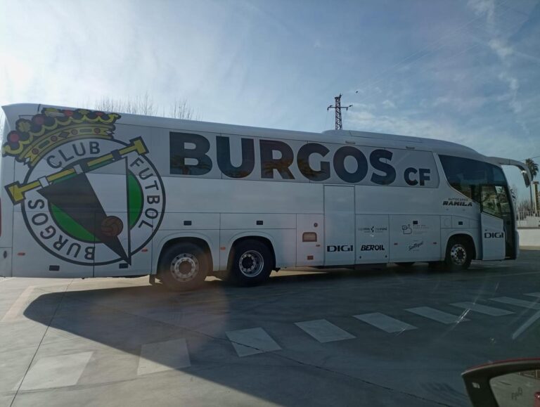 DEPORTES | ENTRENAMIENTO EN FUENTE VAQUEROS DEL BURGOS CF DE LA SEGUNDA DIVISION ESPAÑOLA-Fuente Vaqueros
