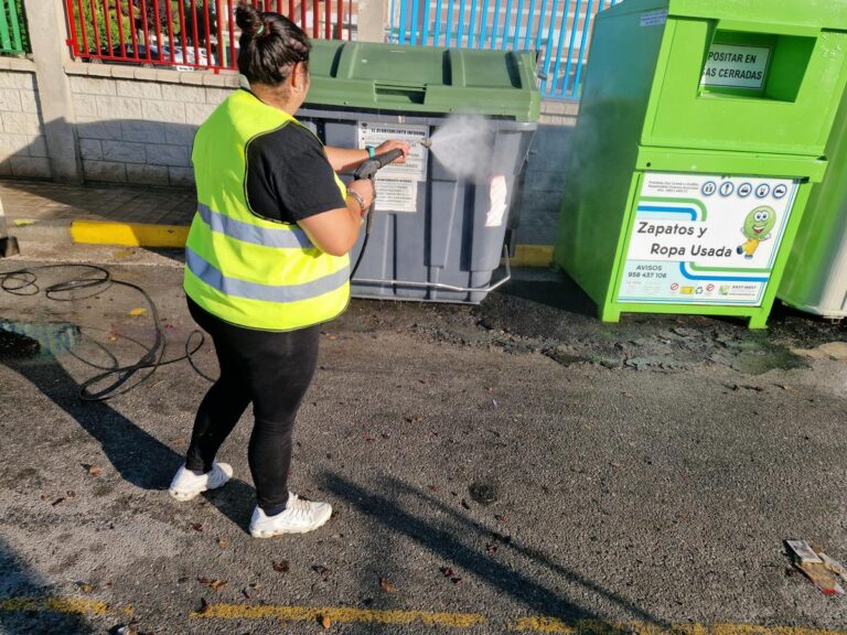 MANTENIMIENTO | INTENSIFICACIÓN DE LAS LABORES DE LIMPIEZA CON HIDROBOMBA-Fuente Vaqueros