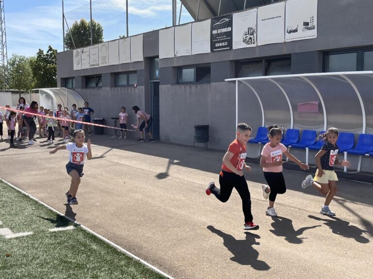 EDUCACIÓN | EL ALUMNADO DEL CEIP FEDERICO GARCÍA LORCA DE FUENTE VAQUEROS PARTICIPA EN UNA CARRERA SOLIDARIA-Fuente Vaqueros