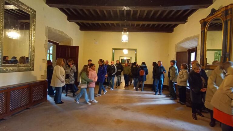TURISMO | VISITA GUIADA AL PALACIO DE LA CASA REAL-Fuente Vaqueros