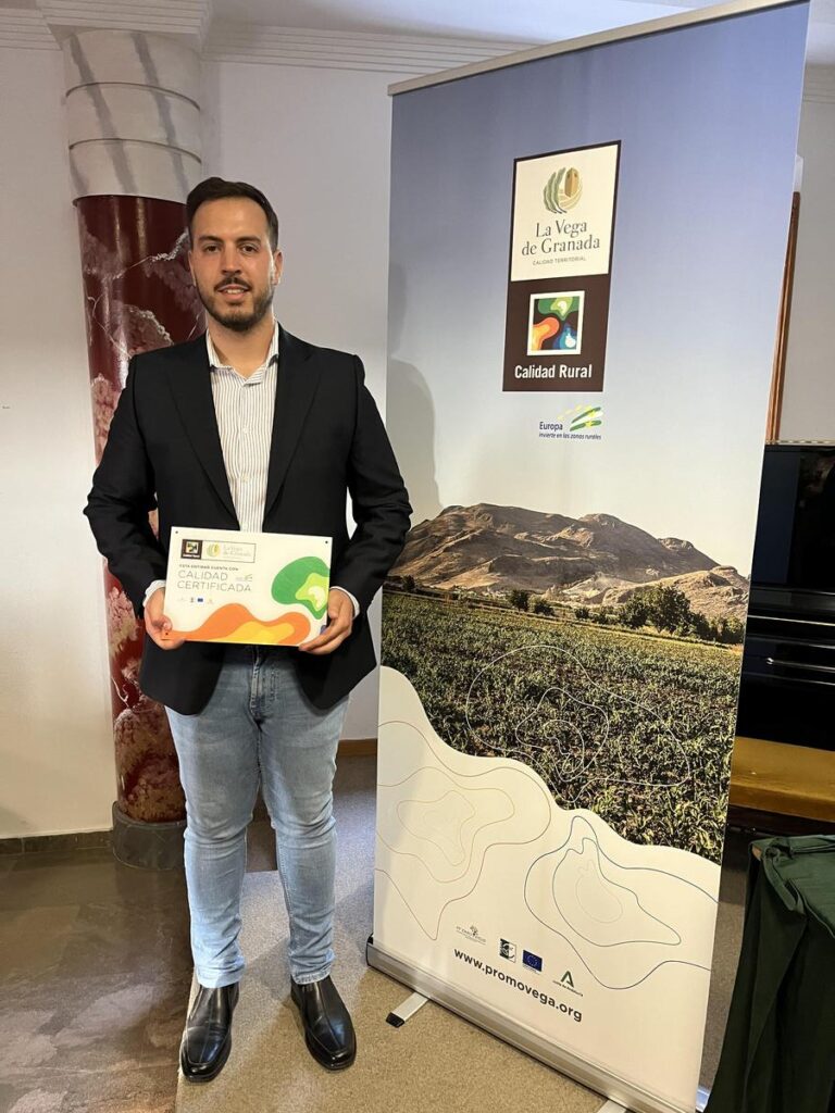 TURISMO | FUENTE VAQUEROS RECIBE LA CERTIFICACIÓN DE CALIDAD «LA VEGA DE GRANADA, CALIDAD RURAL»-Fuente Vaqueros