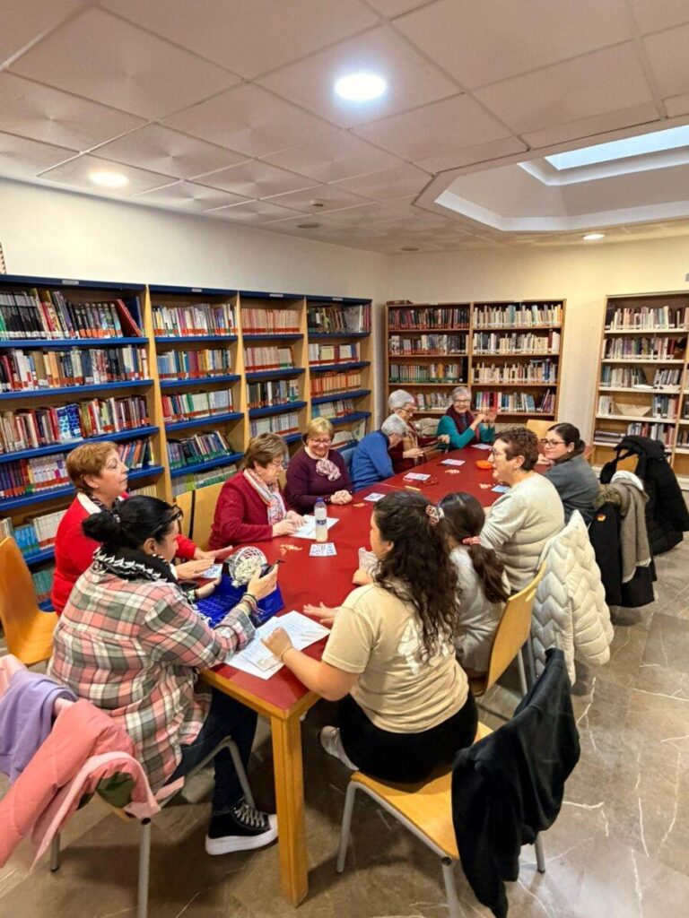 MUJER | IMAGENS DEL BINGO FEMINISTA-Fuente Vaqueros