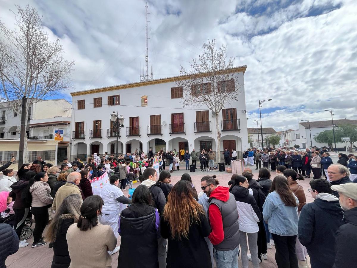IGUALDAD | CONCENTRACION Y LECTURA DE MANIFIESTOS 8M EN FUENTE VAQUEROS -Fuente Vaqueros