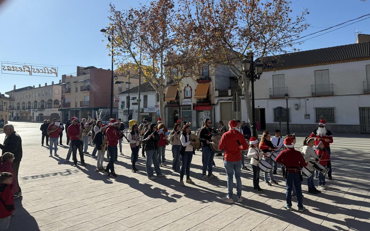 NAVIDAD | PASACALLES NAVIDEÑO DE LA AMC LA VICTORIA-Fuente Vaqueros