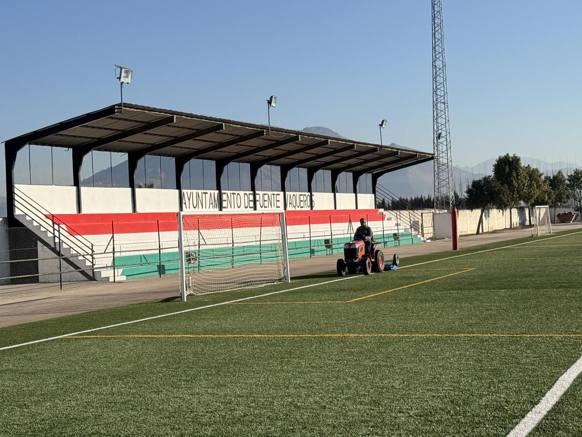 DEPORTES | MANTENIMIENTO CAMPO DE FUTBOL 11-Fuente Vaqueros