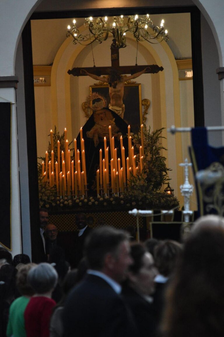 FIESTAS | ANOCHE, LA VIRGEN DE LOS DOLORES PROCESIONÓ POR LAS CALLES DE FUENTE VAQUEROS -Fuente Vaqueros