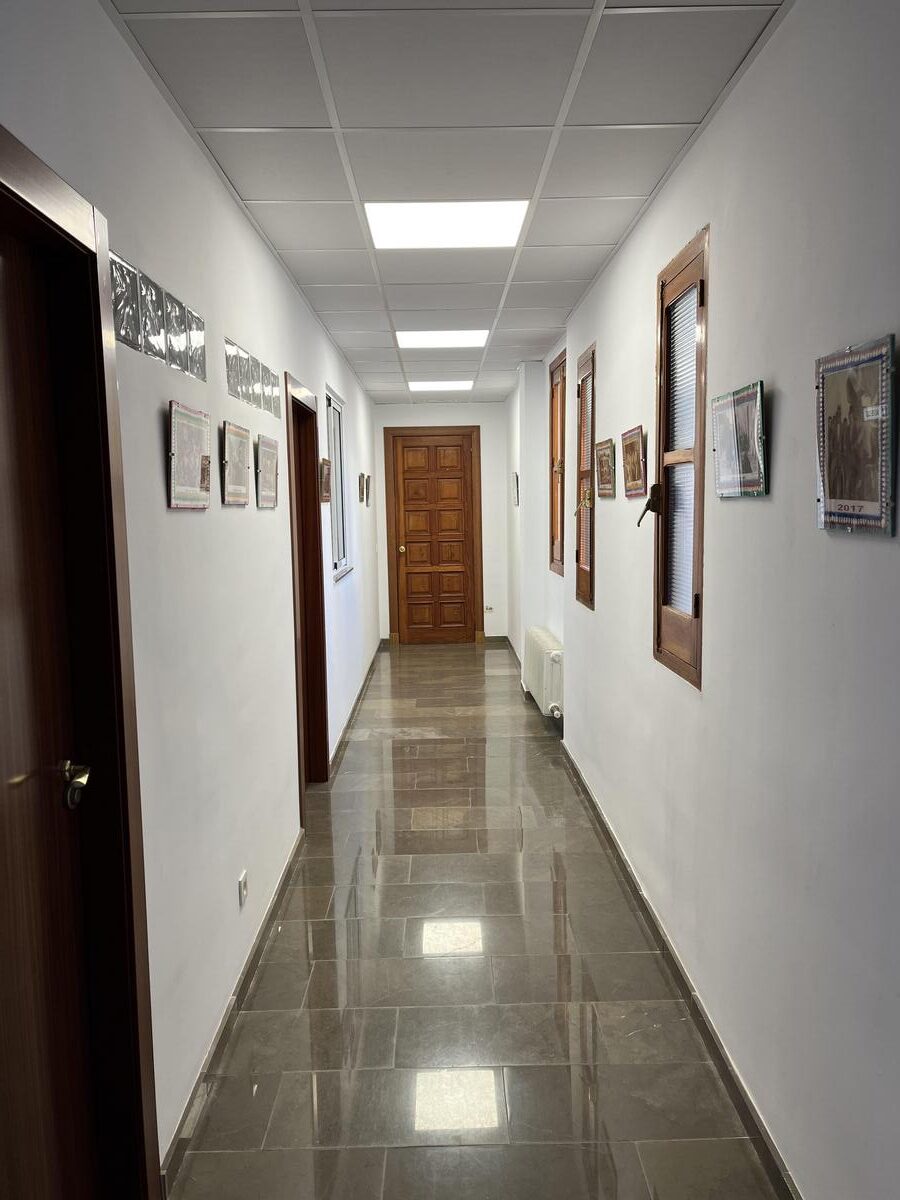 EXPOSICIÓN | CUADROS DE FOTOS ANTIGUAS Y CROCHÉ-Fuente Vaqueros