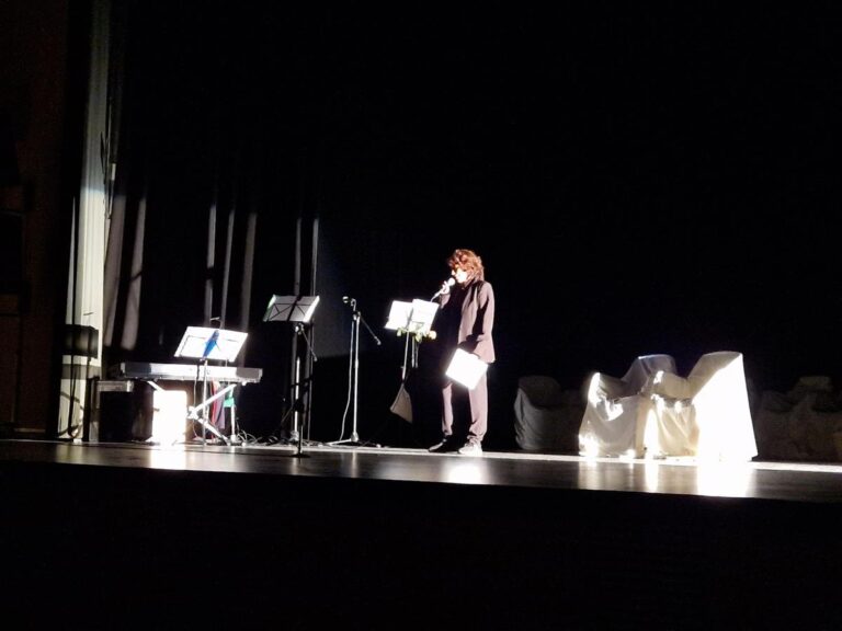 CULTURA | TEATRO MUJERES, CRITALES Y LAURELES DE LA COMPAÑÍA LA BARRACA DE CHARITO-Fuente Vaqueros