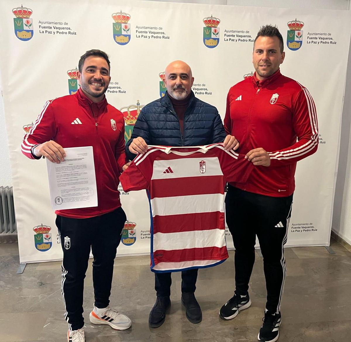 DEPORTES | VISITA DEL GRANADA CF AL CEIP FEDERICO GARCIA LORCA Y FIRMA DEL CONVENIO DE COLABORACIÓN -Fuente Vaqueros