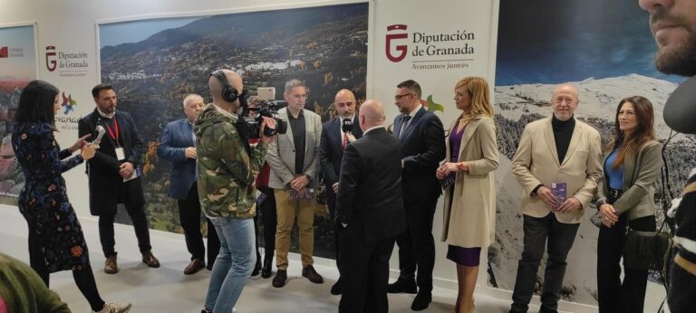 TURISMO | ENTREVISTAS DE DIVERSOS MEDIOS DE COMUNICACIÓN AL ALCALDE DE FUENTE VAQUEROS DURANTE LA EXPOSICIÓN EN FITUR 2023-Fuente Vaqueros