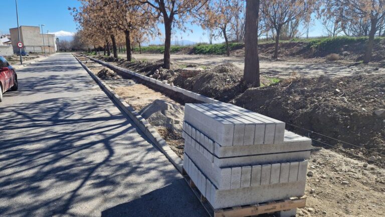 OBRAS | AVANZAN A BUEN RITMO LAS OBRAS DE LA ZONA VERDE JUNTO AL RÍO GENIL -Fuente Vaqueros