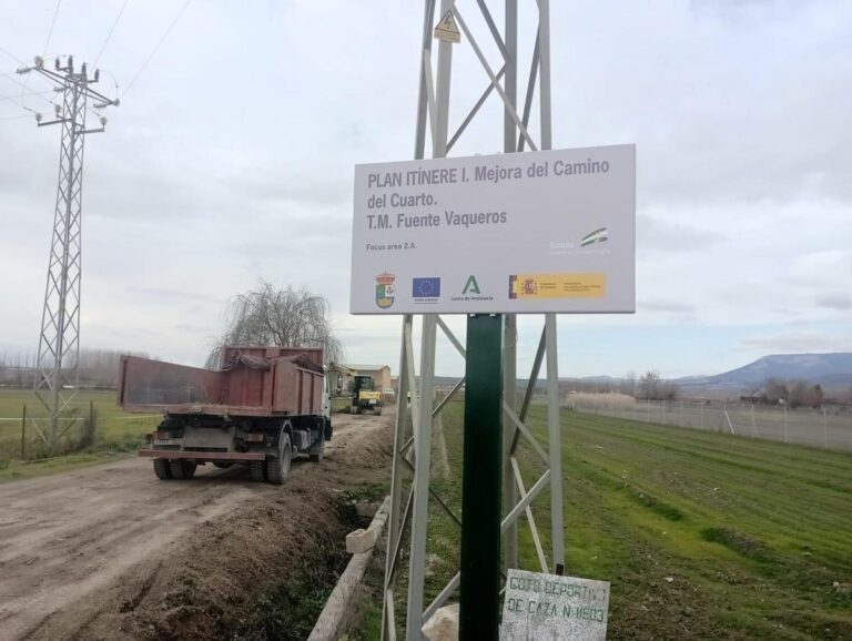 OBRAS | SE INICIA EL PROCESO DE ASFALTADO DE UN TRAMO DEL CAMINO DEL CUARTO -Fuente Vaqueros