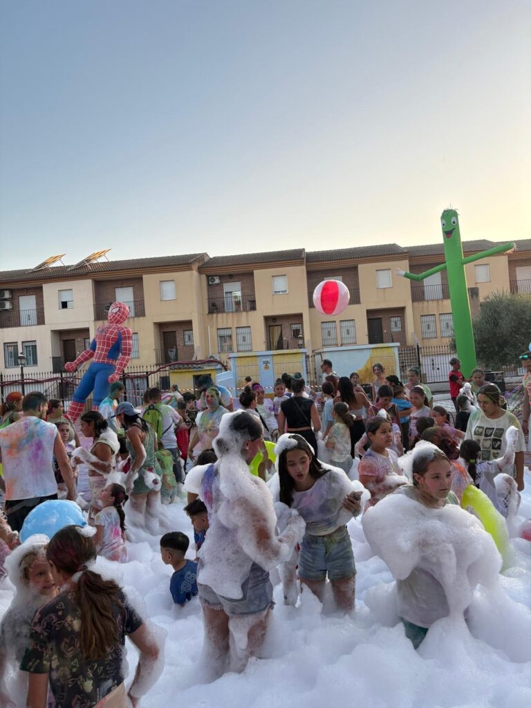 FIESTAS | IMAGENES DE LA CELEBRACION DE LA VIII LA FUENTE COLOR FEST-Fuente Vaqueros