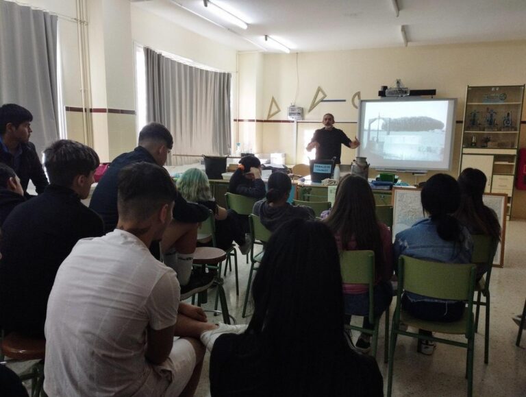 MEDIO AMBIENTE | PARTICIPACIÓN DEL ALUMNADO DEL IES FERNANDO DE LOS RÍOS EN LA PRESENTACIÓN DEL PROYECTO SALVEMOS LA VEGA-Fuente Vaqueros