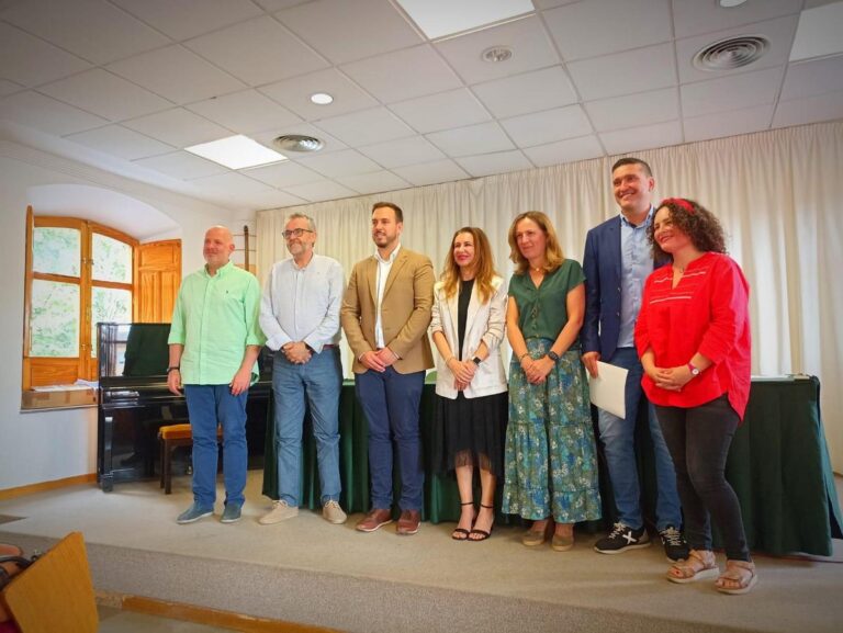 SEMANA CULTURAL | ENTREGA DEL PREMIO DEL CERTAMEN DE POESÍA "5 A LAS 5" Y FALLO DEL JURADO DEL PREMIO INTERNACIONAL DE POESÍA DE FUENTE VAQUEROS -Fuente Vaqueros
