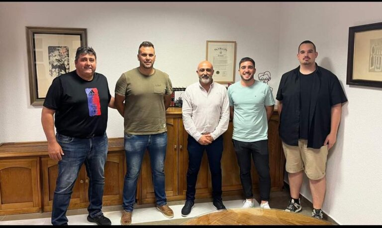 DEPORTES | CONVENIO DE COLABORACIÓN ENTRE EL GRANADA C.F. Y AYUNTAMIENTO DE FUENTE VAQUEROS.-Fuente Vaqueros